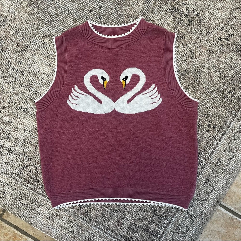 Willow & Wind Pink Sweater Vest with Swan Design and Scalloped Edges M